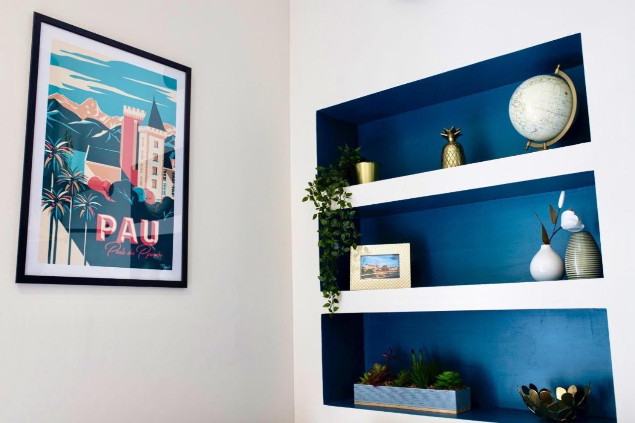 Tiny Stud Apartment Pau Bagian luar foto