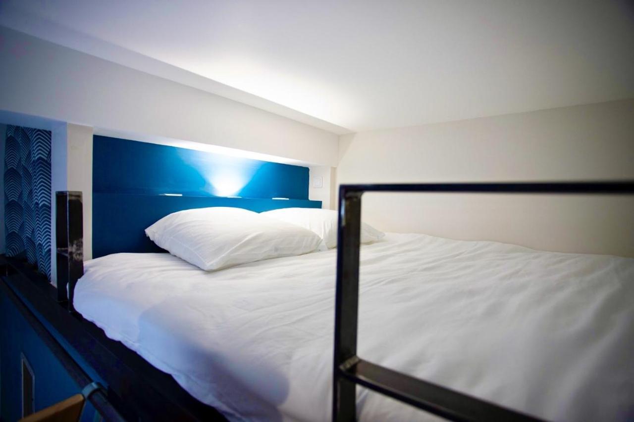 Tiny Stud Apartment Pau Bagian luar foto